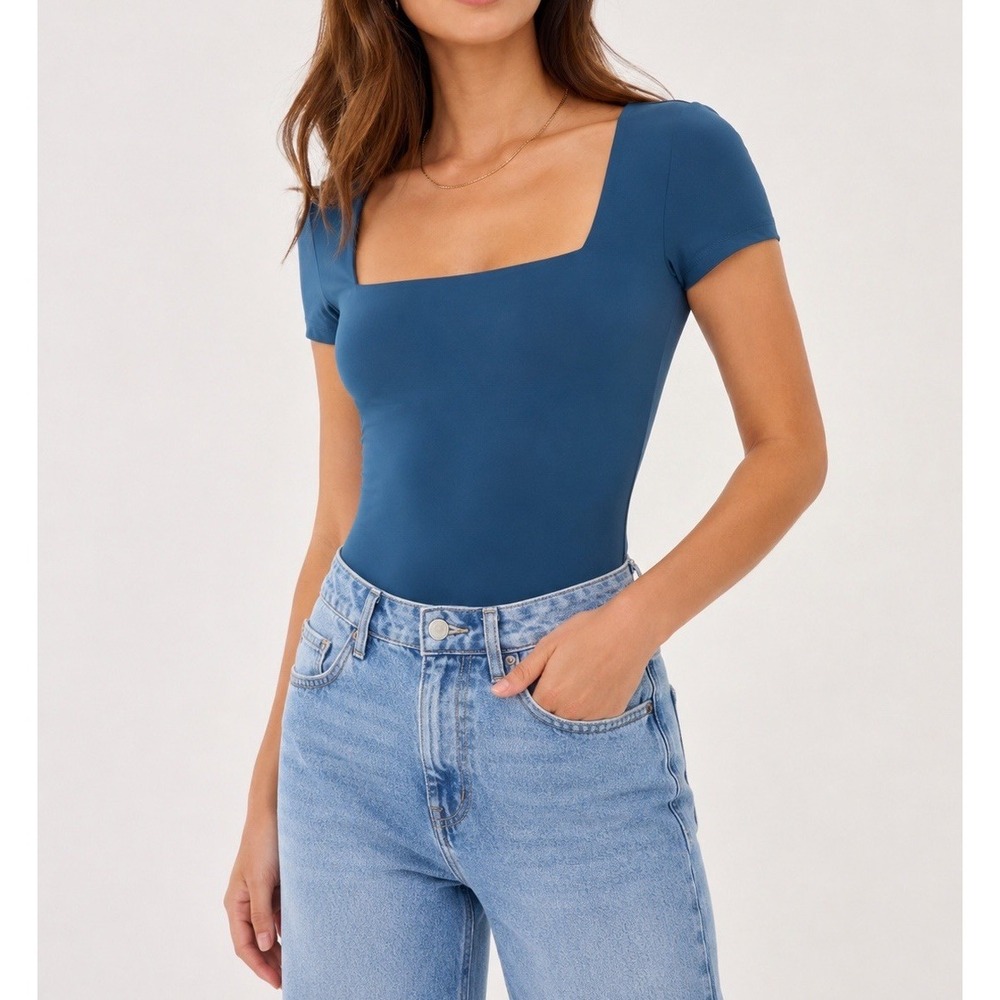 Aritzia Contour Bodysuit XL NWT Tourmaline Teal Square Neck Short Sleeve